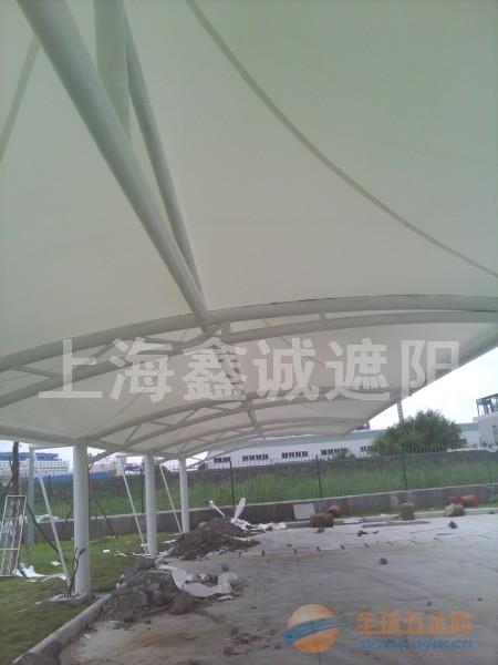 莘莊鎮(zhèn)膜結(jié)構(gòu)車棚 上海旗冉以專業(yè)設(shè)計(jì)安裝引領(lǐng)品質(zhì)生活